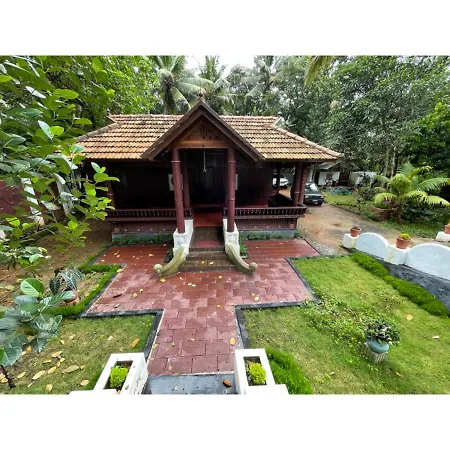 Kerala Heritage Home - Periya Veedu Neyyattinkara Exterior photo