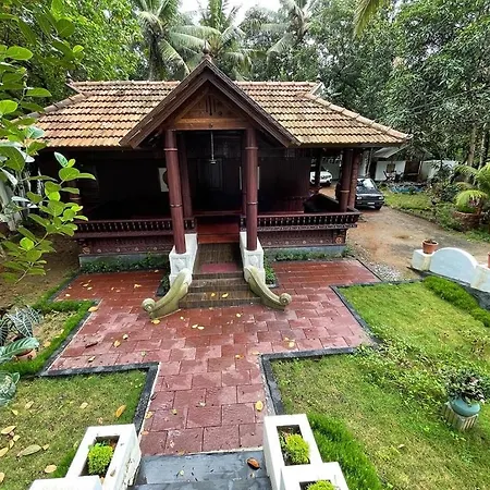 Kerala Heritage Home - Periya Veedu Neyyattinkara Exterior photo