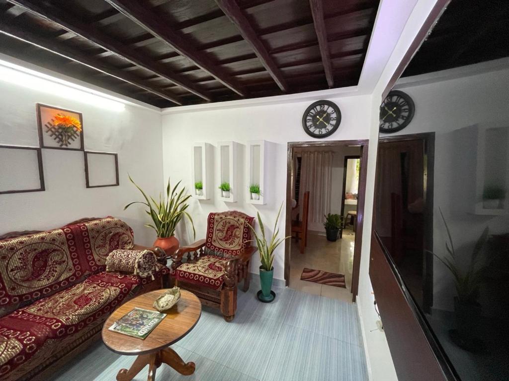 Kerala Heritage - Periya Veedu * Neyyattinkara