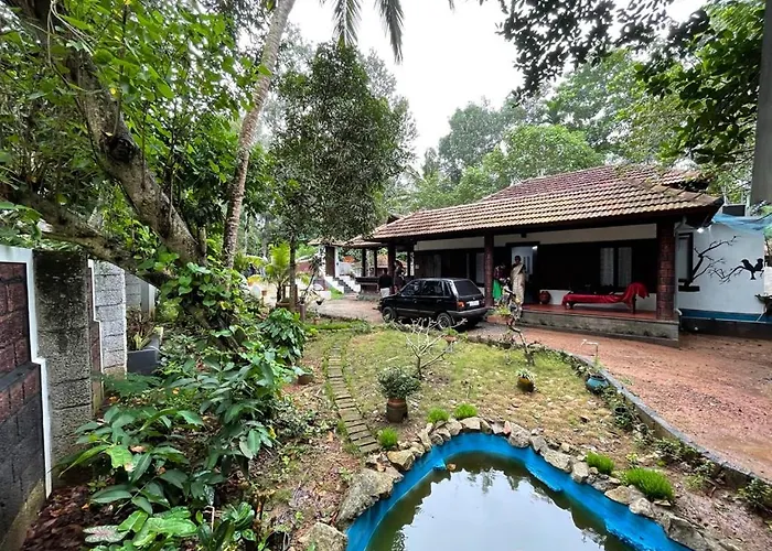 Kerala Heritage Home - Periya Veedu