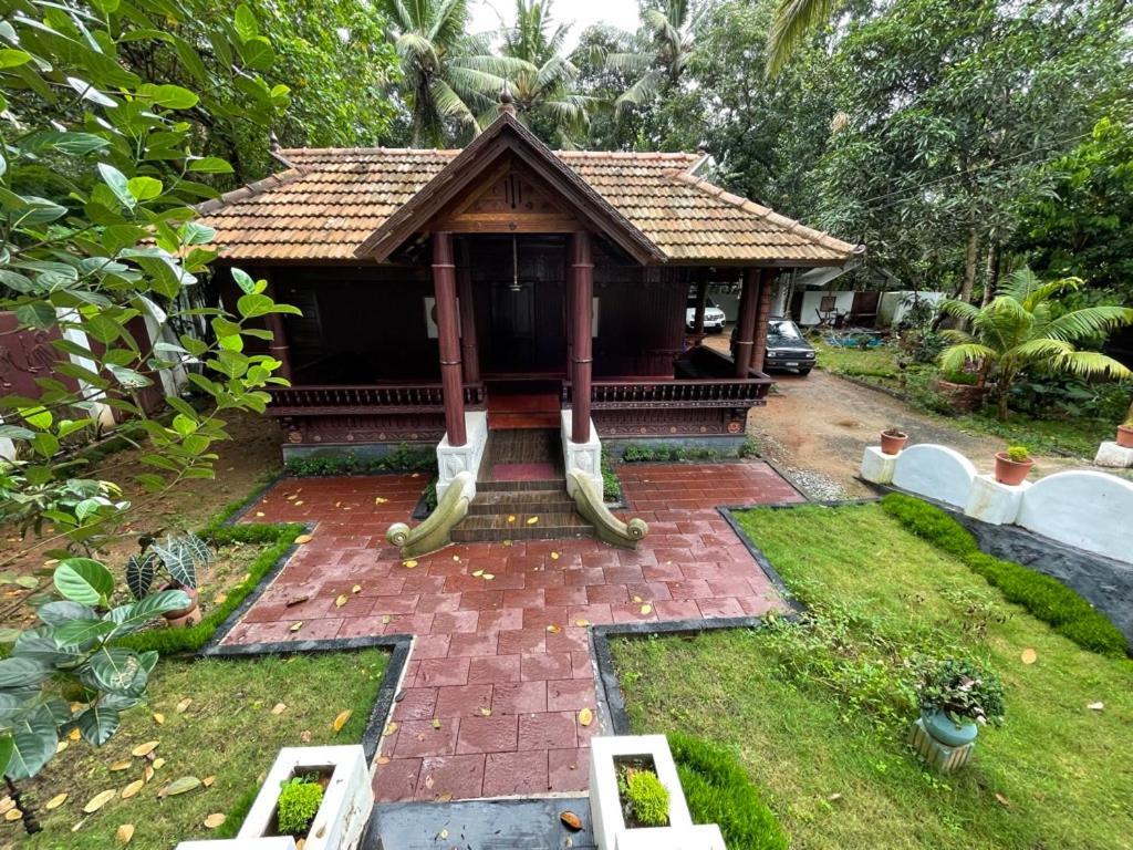 Kerala Heritage - Periya Veedu * Neyyattinkara